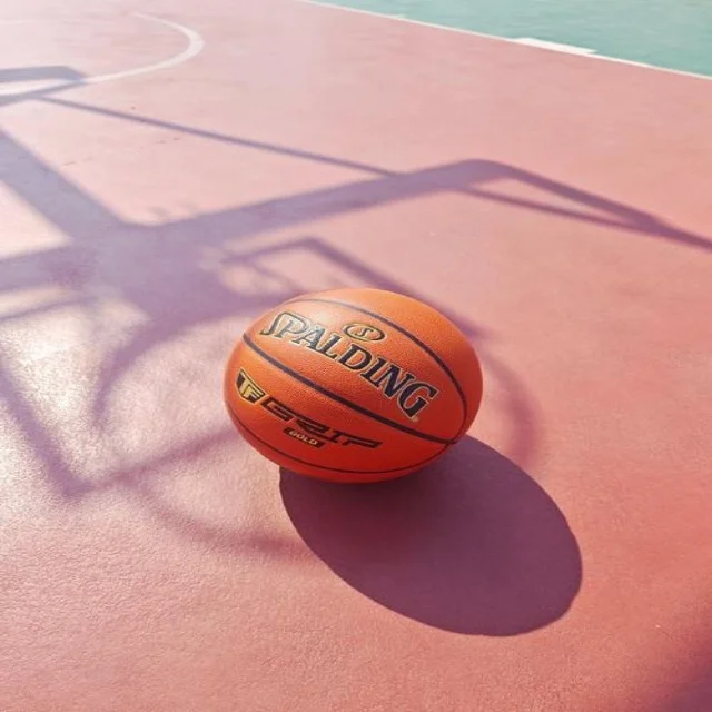 詹姆斯与东契奇合练曝光湖人新赛季战术轮廓渐清晰